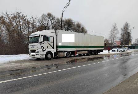 В Брянске автоинспекторы поймали пьяного 33-летнего дальнобойщика