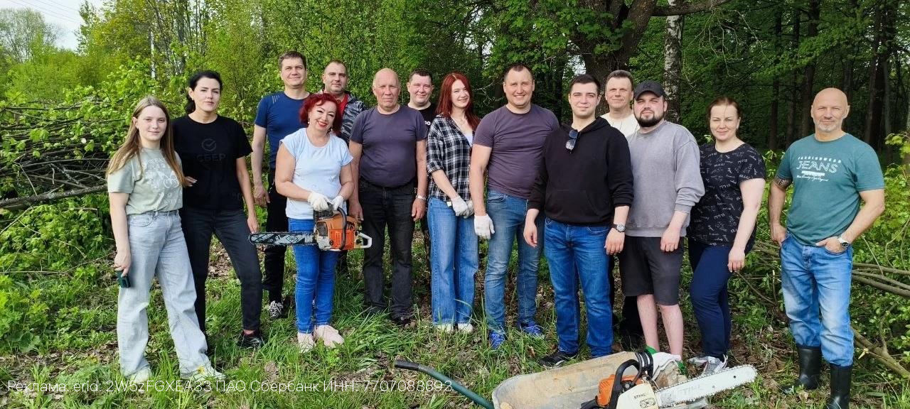 Волонтеры Сбера продолжают возрождение усадьбы Константина Бальмонта