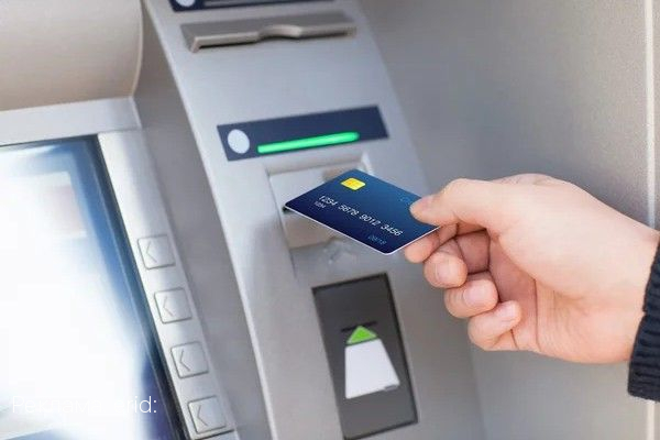 Три крупных российских банка объединяют банкоматные сети
