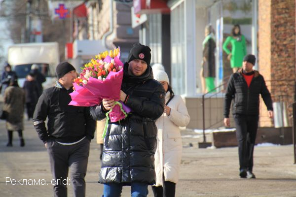 Россияне потратят на подарки к 8 марта в среднем более 5 тыс. рублей