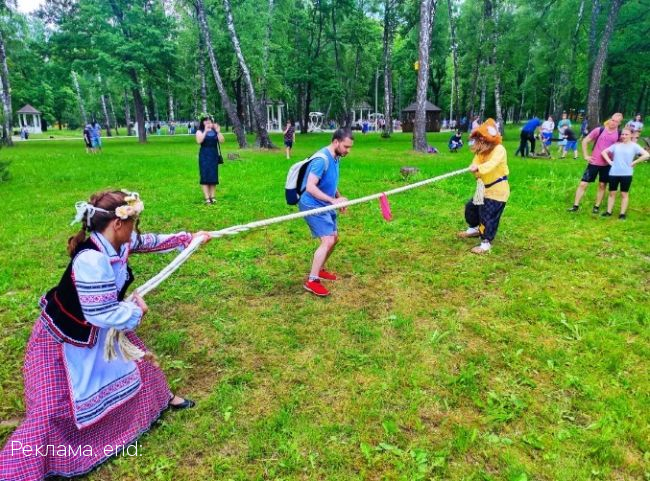 Гуляния на Троицу прошли в Суворове