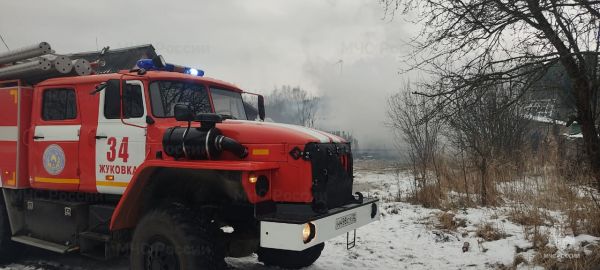 В жуковском селе пострадал человек в загоревшемся доме