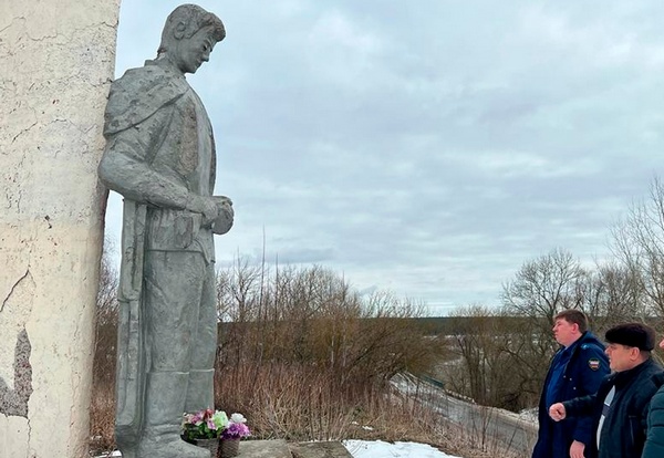 Клинцовские чиновники забыли о памятнике погибшим в годы ВОВ односельчанам