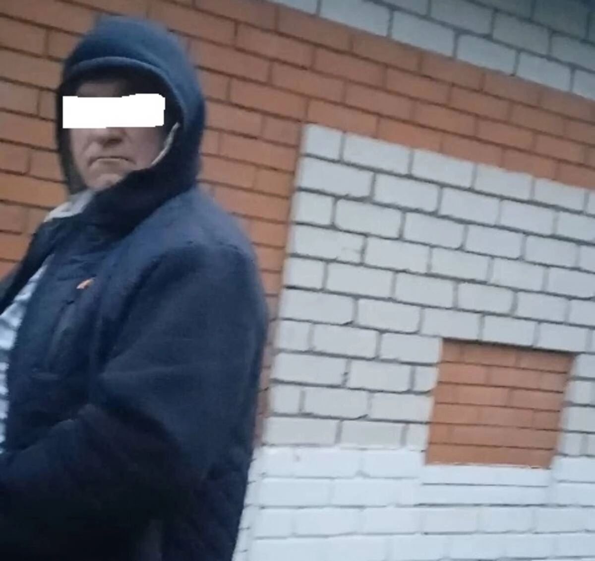 Жителей брянской Унечи терроризирует наглый онанист Жителей брянской Унечи терроризирует наглый онанист