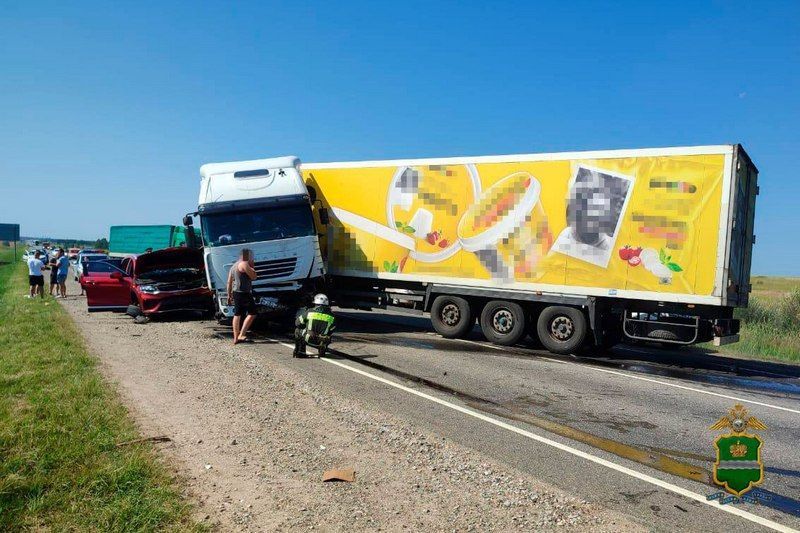 Массовое ДТП с фурой брянского завода «Умалат» парализовало движение по трассе М-3 «Украина»