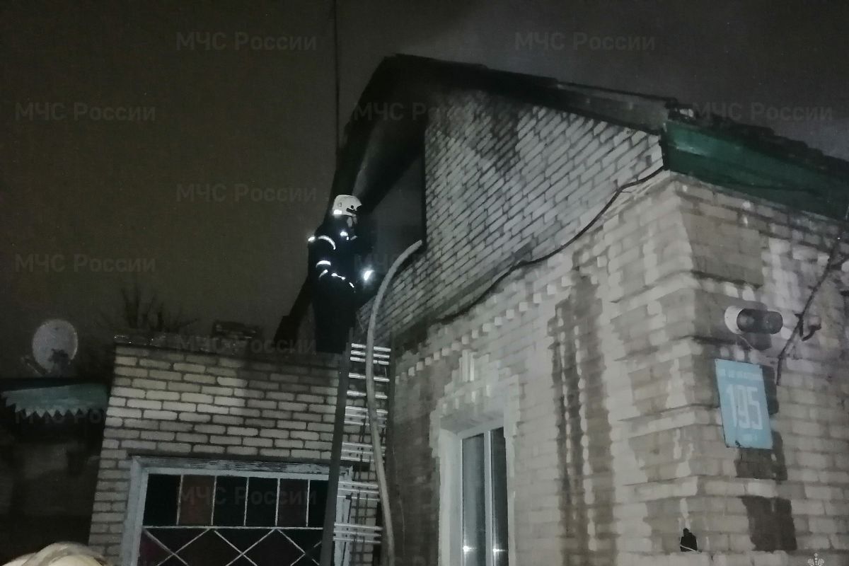 В Бежицком районе Брянска сгорел жилой дом