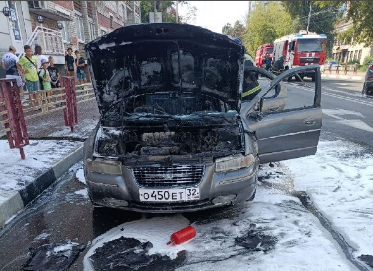 В Советском районе Брянска сгорел легковой автомобиль