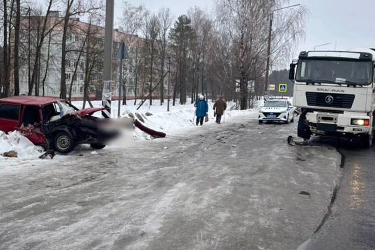 Пассажирка скончалась в больнице после страшной аварии под Брянском