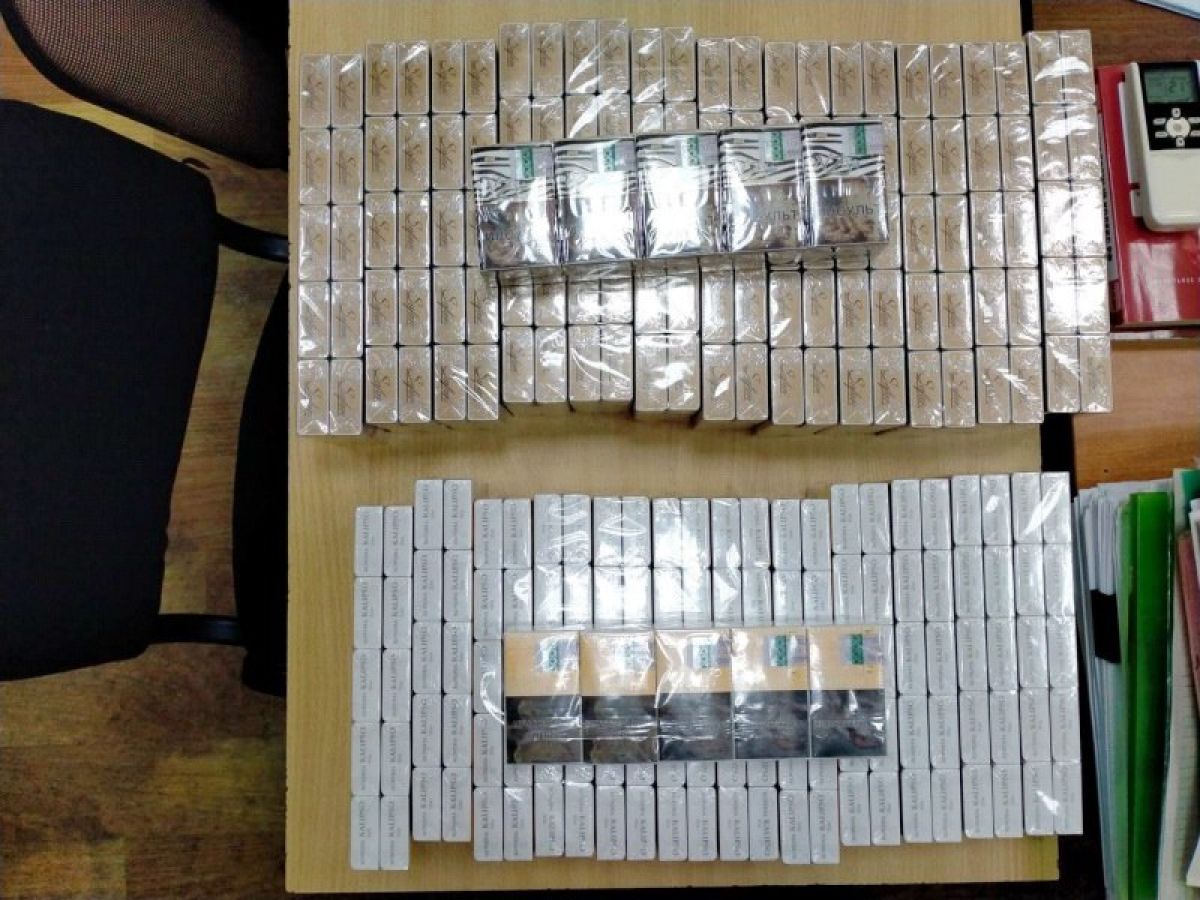 В Брянске полицейские изъяли 77 000 пачек немаркированных сигарет