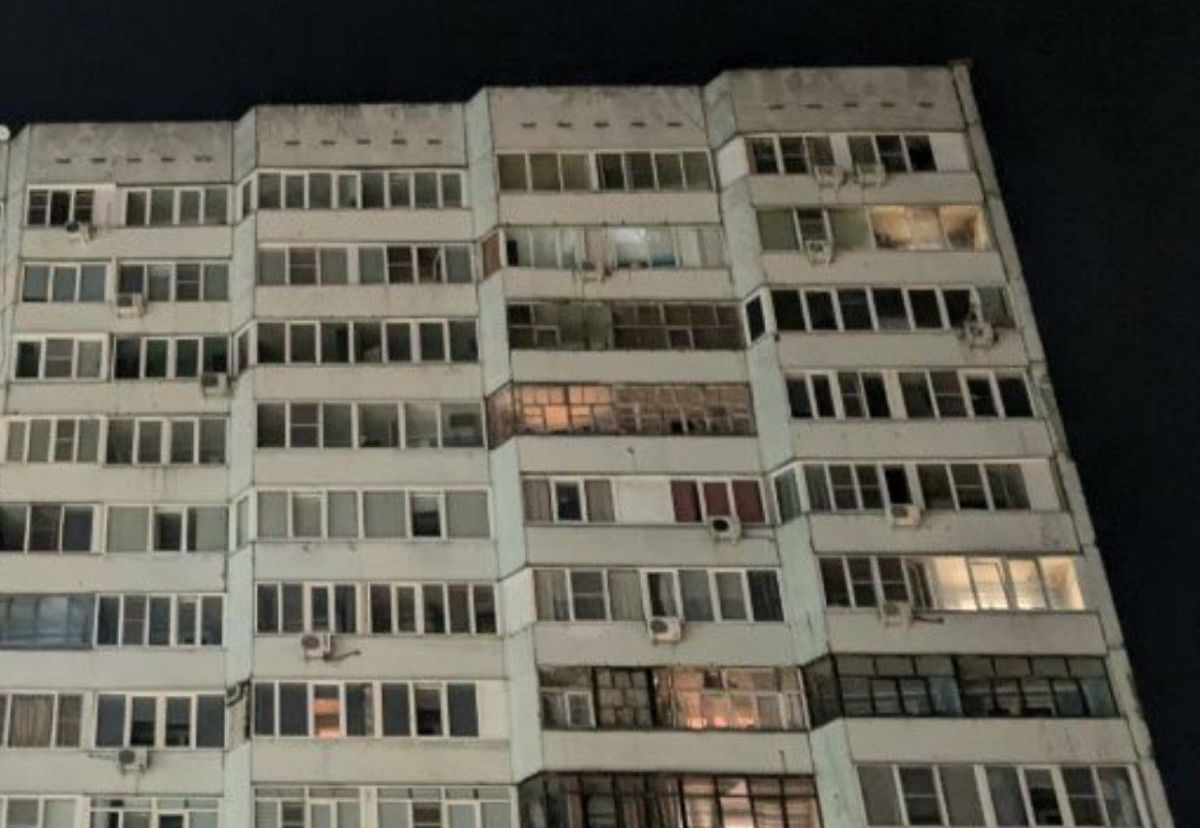 В Воронеже обломки сбитых БПЛА рухнули на многоэтажку