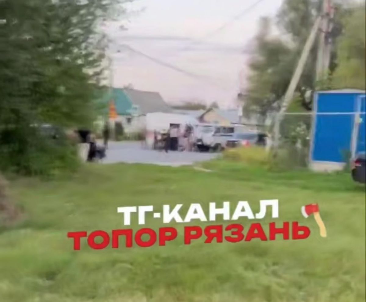 В Рязани засняли скопление экстренных служб и цыган