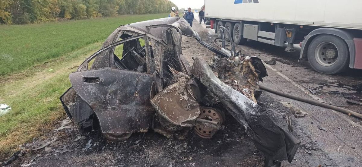 В страшной аварии под Рязанью погибли водитель и пассажир