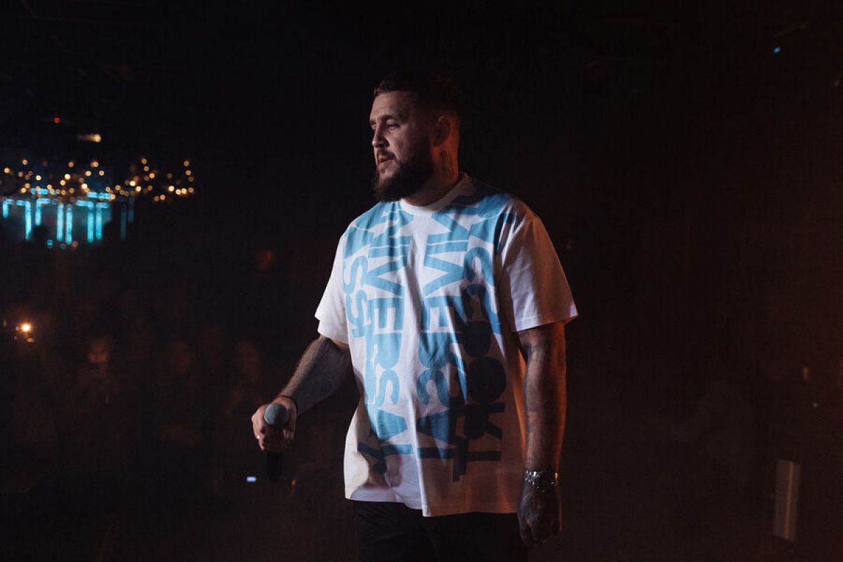 Концерт в Брянске отменен: рэпер TRUEтень пережил кому после передозировки