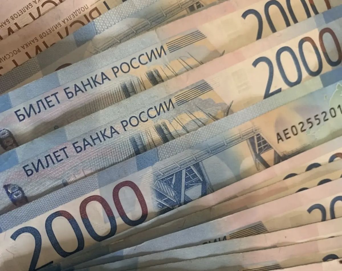 «Мешки денег на колёсах»: брянский инкассатор рассказал о главных сложностях профессии
