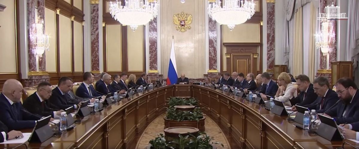 Мишустин анонсировал выделение почти 7 млрд рублей на жилье для пострадавших жителей Курской и Брянской областей