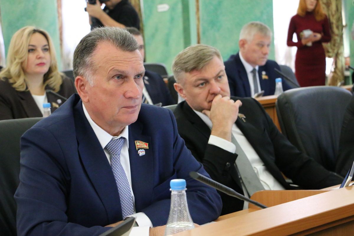 В Брянской области обновят законы о бюджете, образовании и правах детей-сирот
