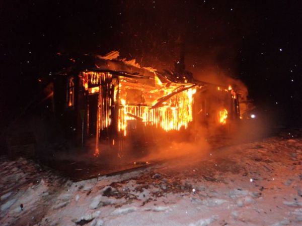 110 кур погибли на пожаре в Ильинском районе