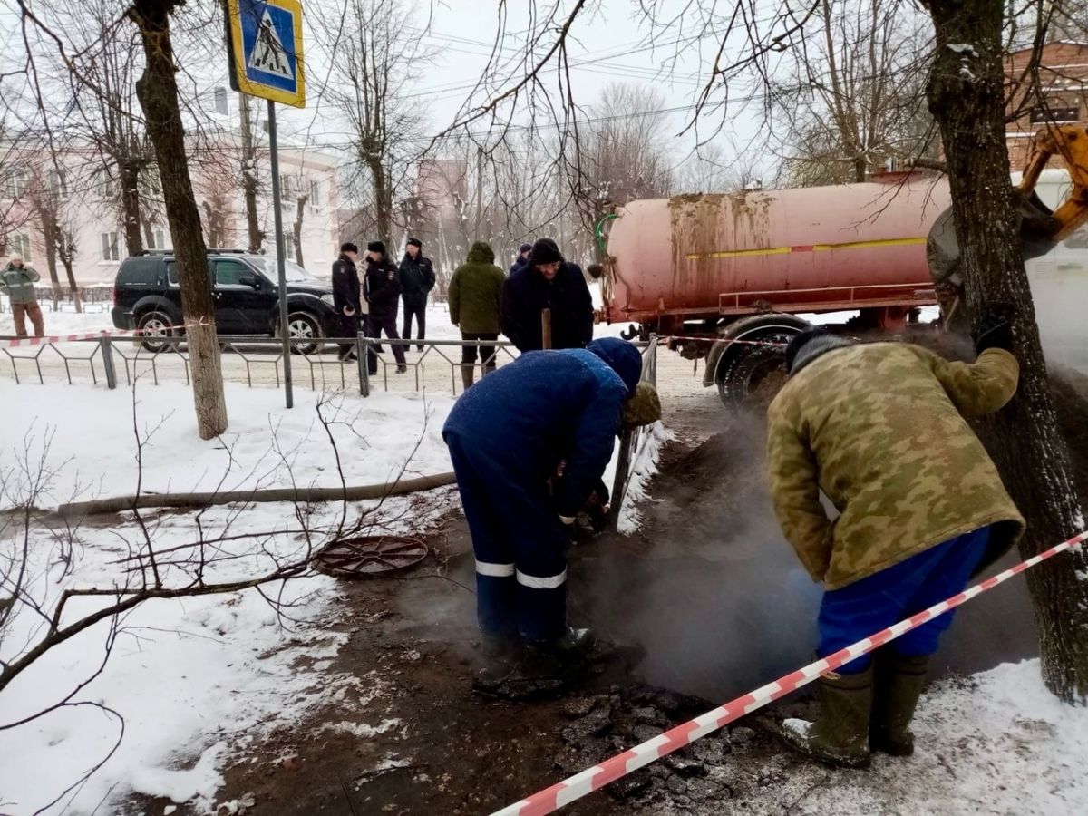 Пять учеников получили различные ожоги в результате аварии на магистральной линии в Юже