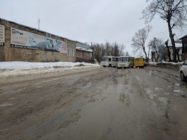 В Кохме столкнулись сразу три автобуса