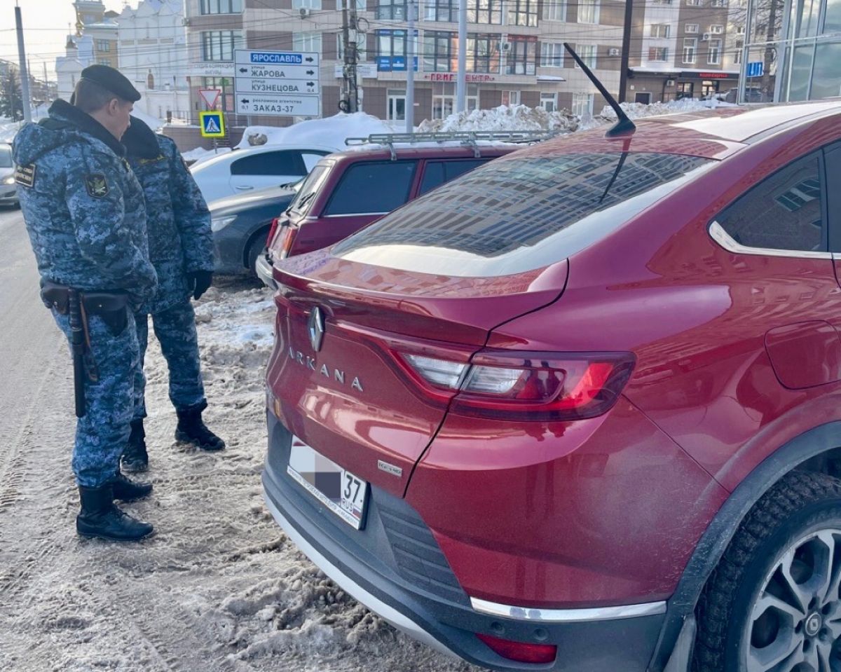 Ивановец чуть не лишился дорогостоящей «Арканы», задолжав два млн рублей банкам, компаниям и физлицу