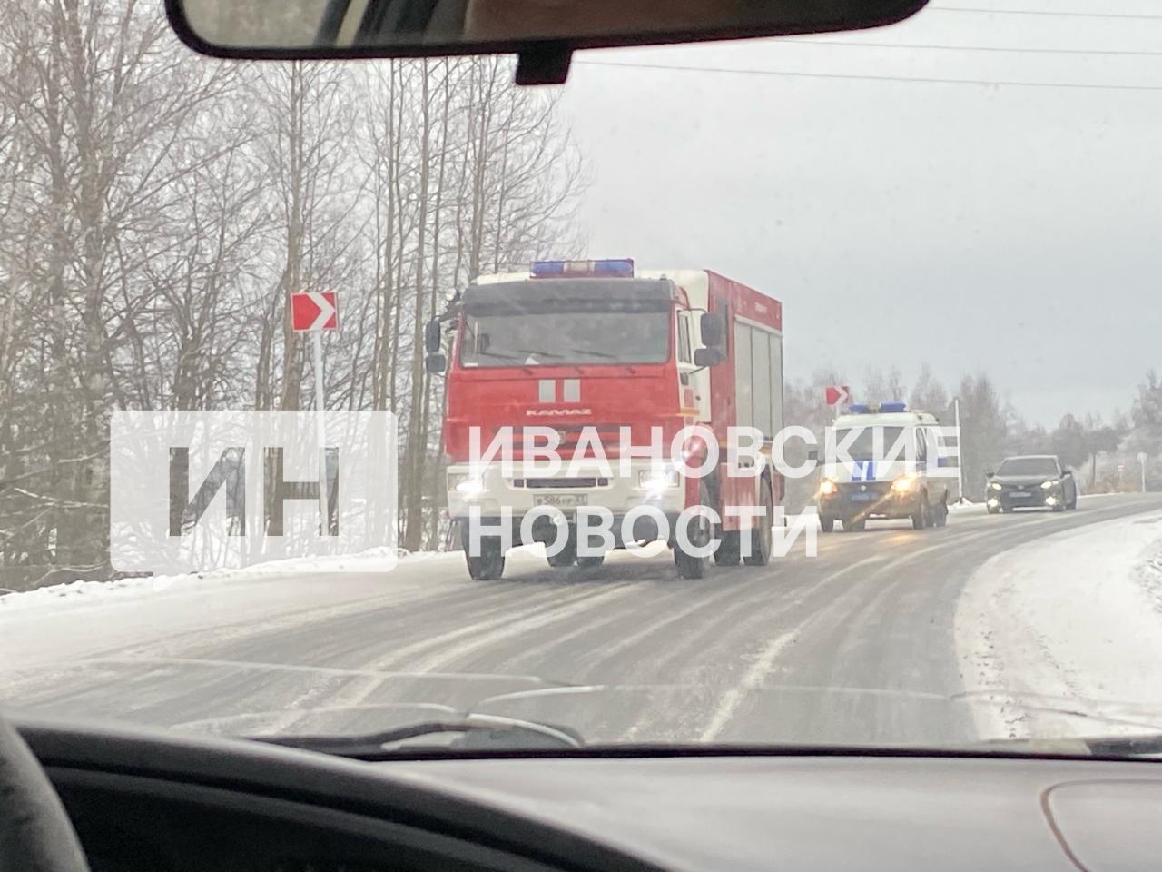 Из-за крушения самолета Ан-22 ограничен доступ в деревню Иванково Ивановского района