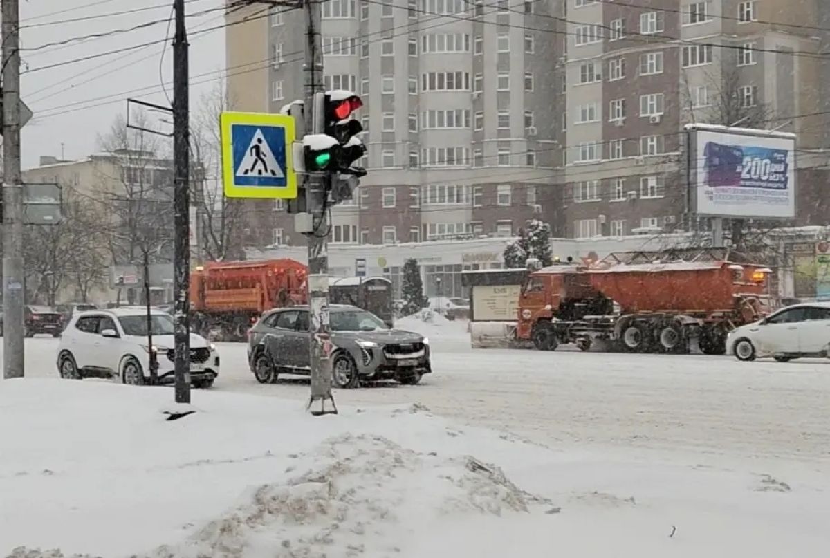 Врип главы Максим Комиссаров попросил ивановцев отказаться от поездок на личном транспорте во время снегопада