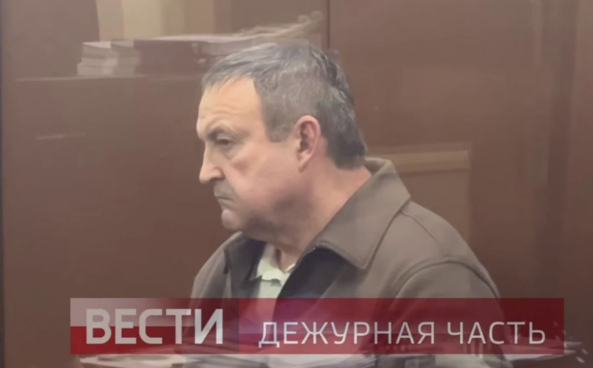 Экс-начальник владимирского УМВД Валерий Медведев задержится в СИЗО еще на два месяца