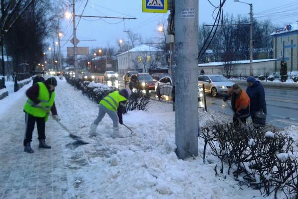 Денисов рассказал об уборке калужских улиц в режиме нон-стоп