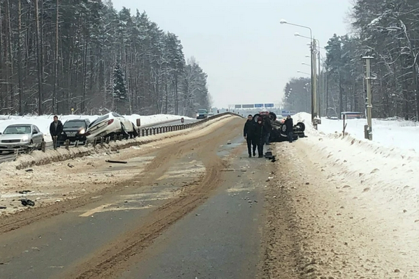 Перед развязкой трассы М-3 «Украина» в Калужской области произошла серьезная авария