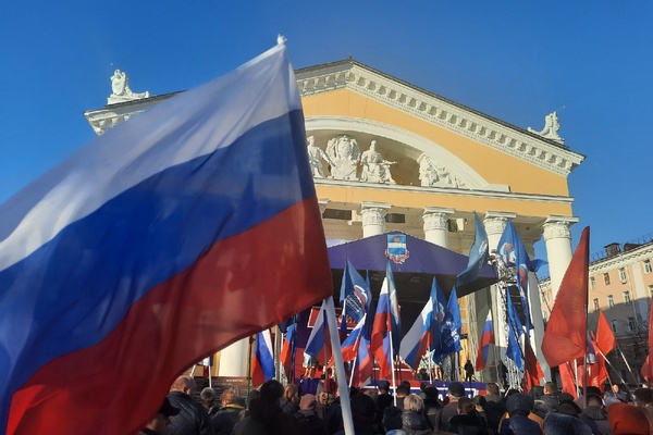 В Калуге прошел митинг-концерт в честь восьмой годовщины присоединения Крыма к России