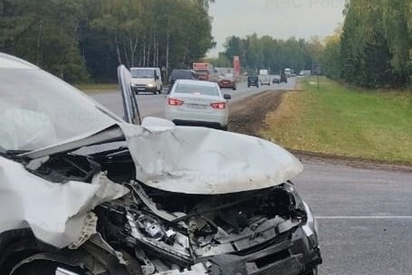 Водитель и пассажир «Нивы» получили серьёзные травмы в калужском ДТП