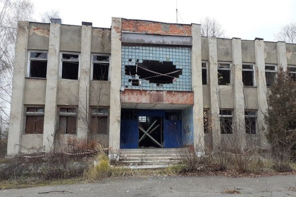 Опасное здание рядом с калужской школой «нейтрализуют» разъяснительными беседами