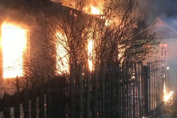 В калужском селе Шанский Завод сгорела дача