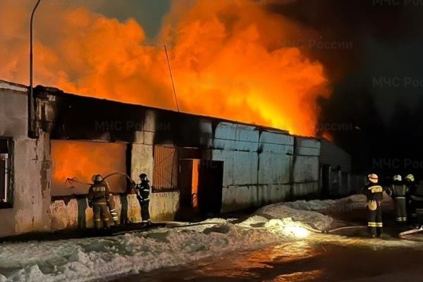 В Калужской области сгорел свечной заводик