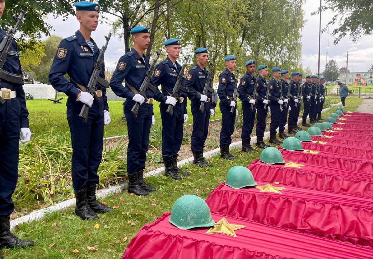 В Людиновском районе Калужской области похоронили 142 красноармейца