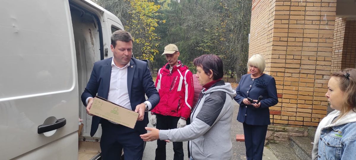 Калужские депутаты собрали гумпомощь для курских беженцев