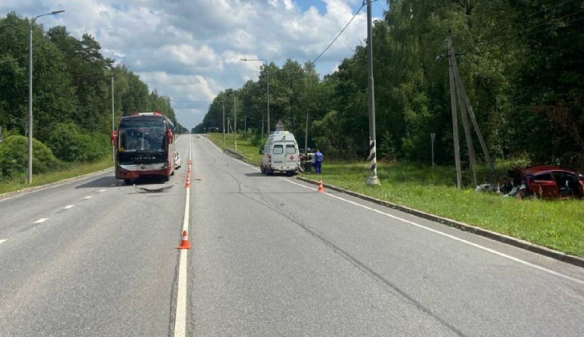 Автобус с детьми попал в ДТП в Калужской области