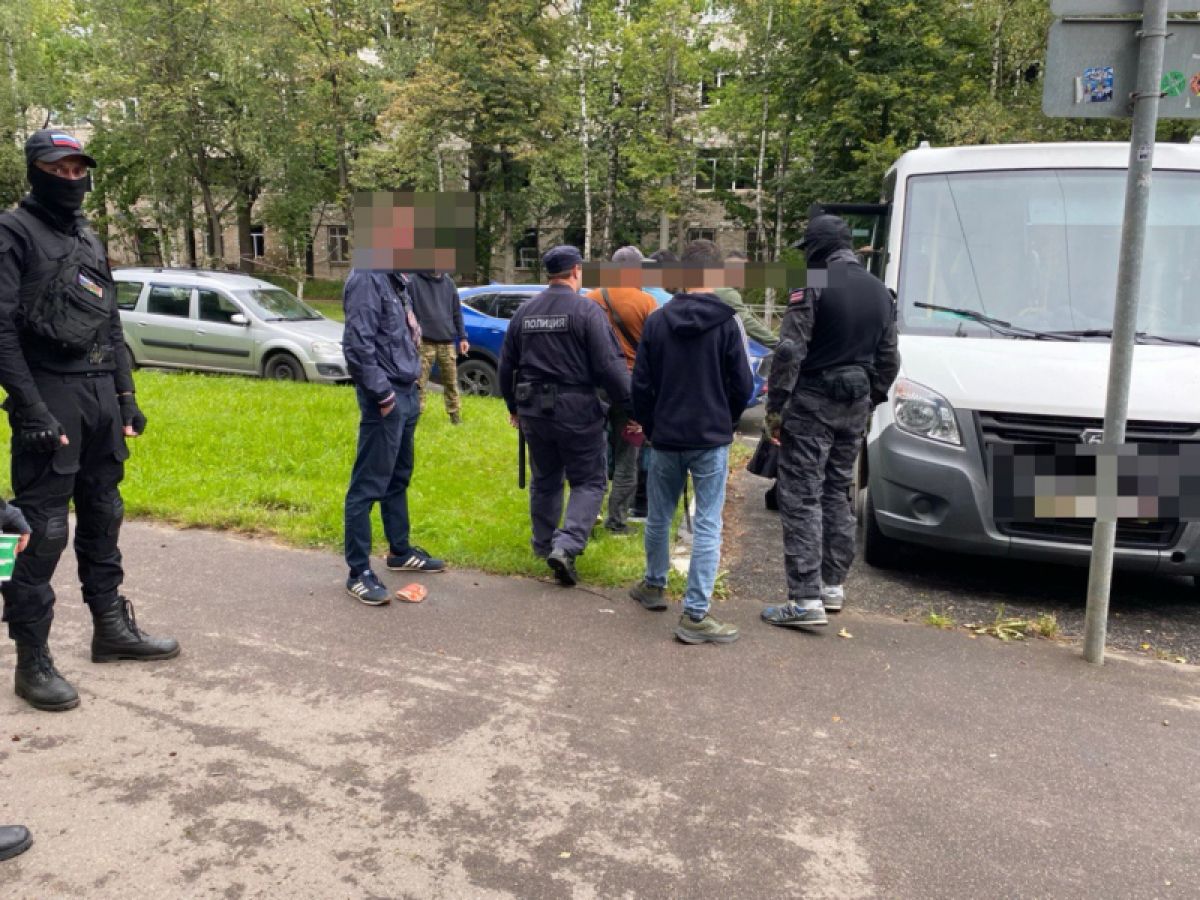 В Обнинске задержали 110 мигрантов и 47 из них оказались правонарушителями В Обнинске задержали 110 мигрантов и 47 из них оказались правонарушителями
