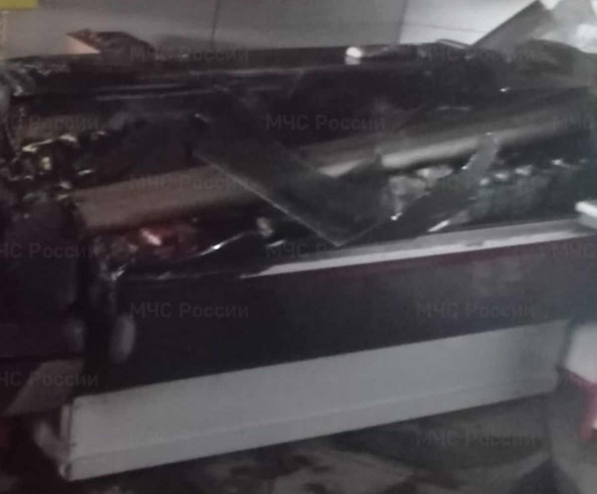В калужской деревне полыхнул магазин