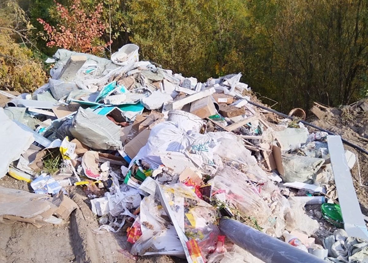 Жители калужского Муратовского щебзавода обеспокоены появлением несанкционированной свалки
