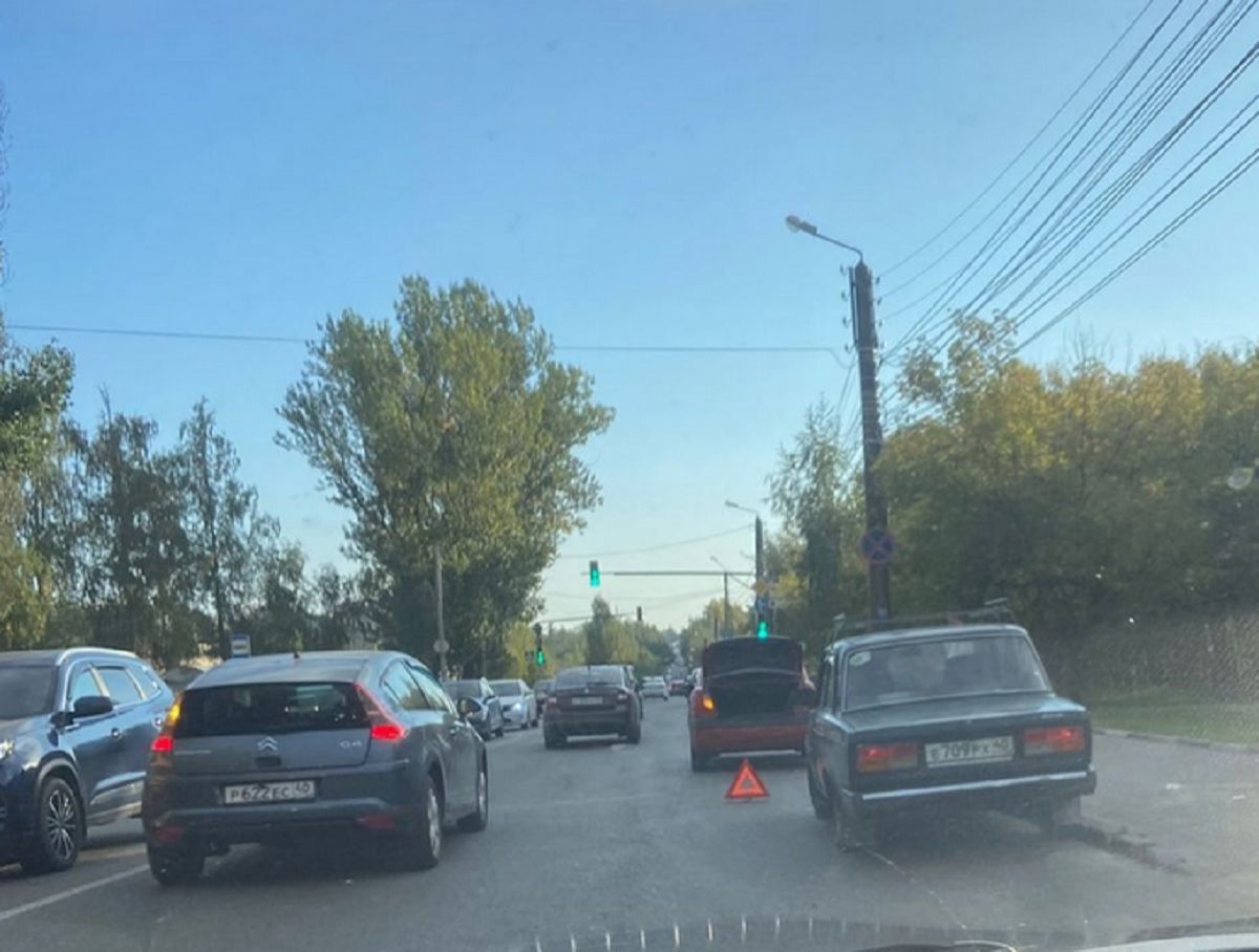 ДТП вызвало огромную пробку на Грабцевском шоссе в Калуге