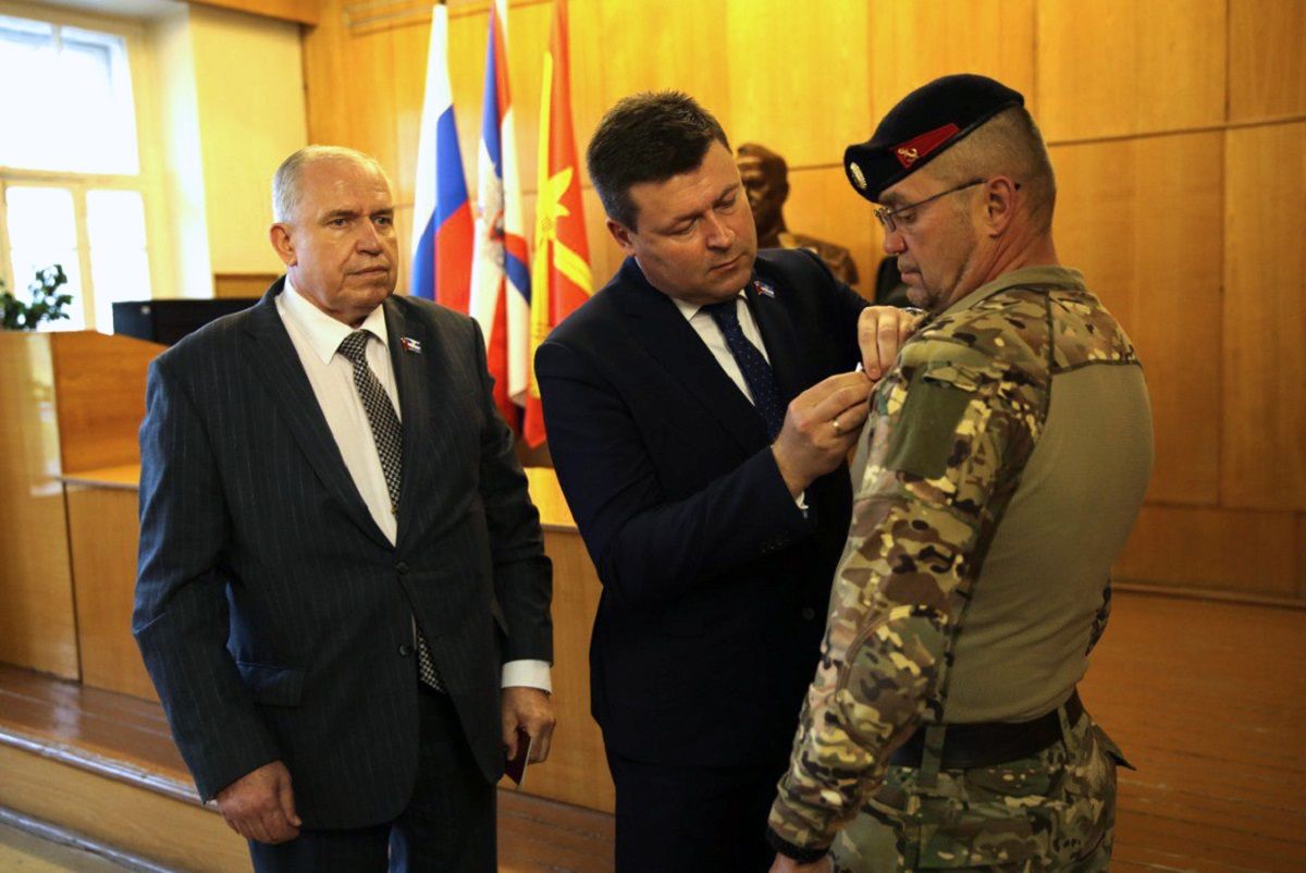 В Калуге участнику СВО вручена медаль «За храбрость»