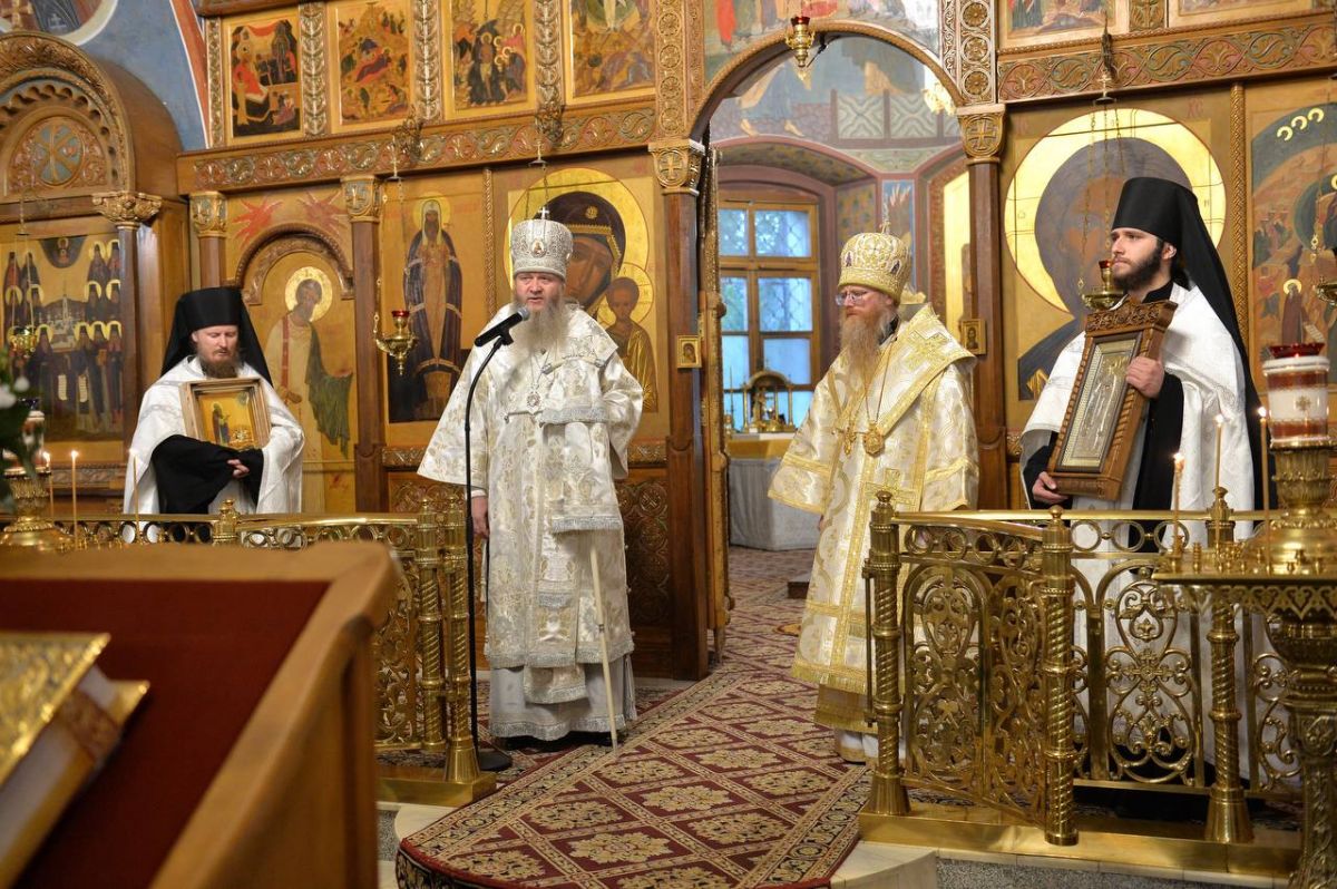 Оптину пустынь посетил митрополит Луганский и Алчевский Пантелеимон