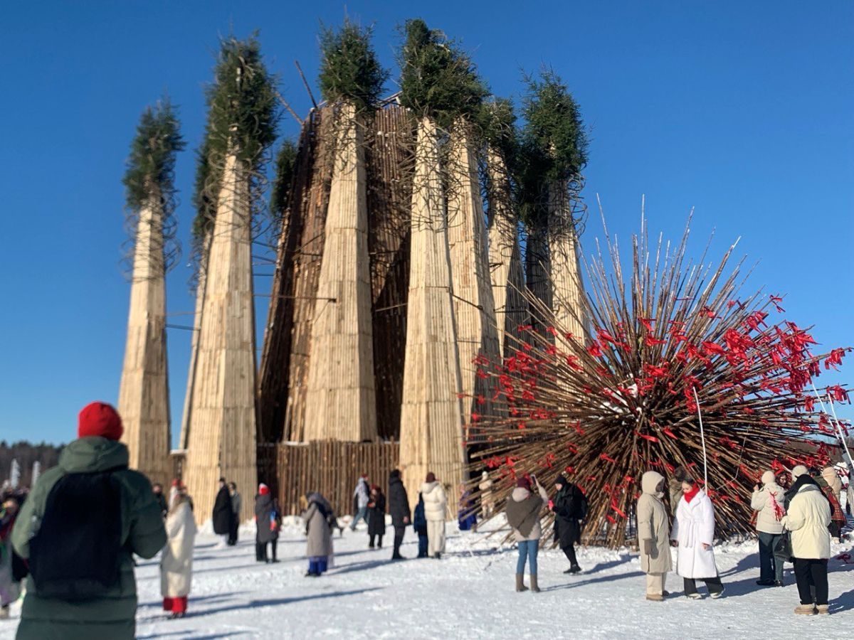«Будет похоже, когда все загорится» - Николай Полисский объяснил смысл своего арт-объекта, что сожгут в Николо-Ленивце
