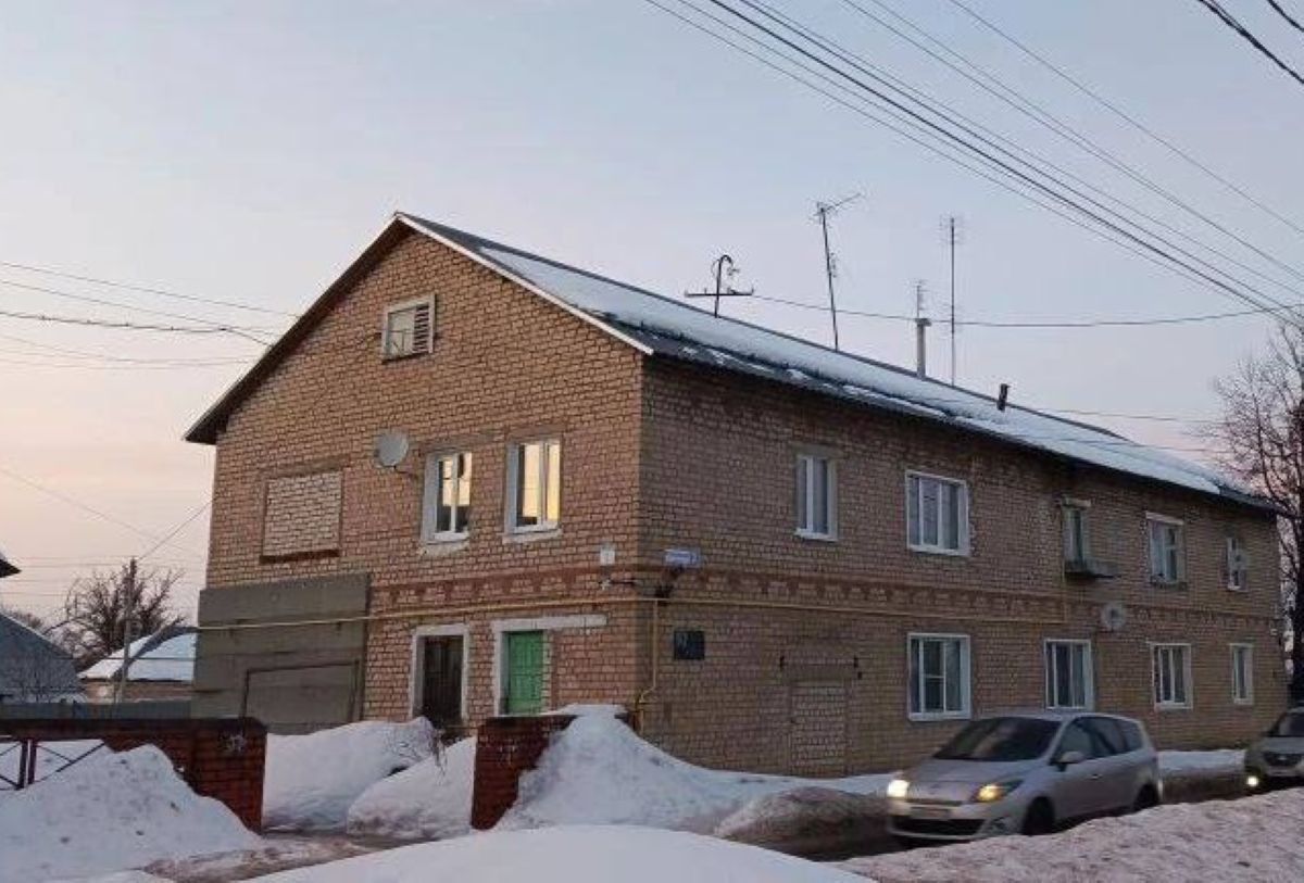 Еще один человек пострадал от снега с крыши в Калужской области - теперь пенсионерка