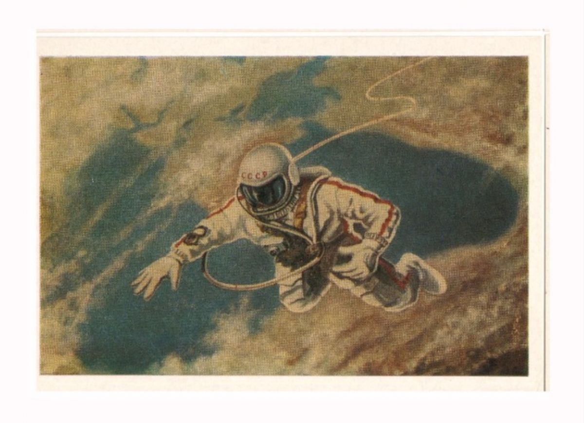 Первый выход человека в открытый космос состоялся в этот день