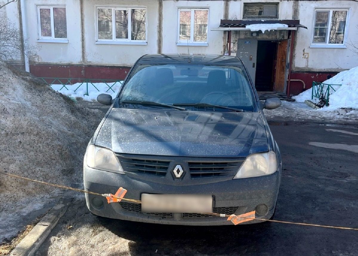 У калужанина забрали Renault Logan за долги по «письмам счастья»