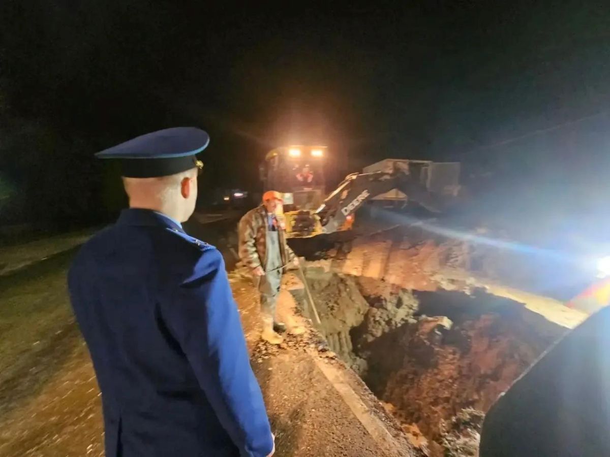 В Кондрово из-за аварии отключили воду