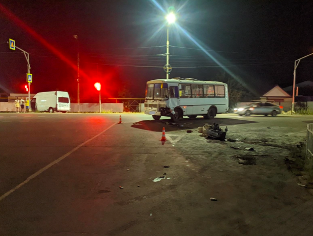 В Орле скончался мотоциклист, оказавшийся под колесами автобуса ...