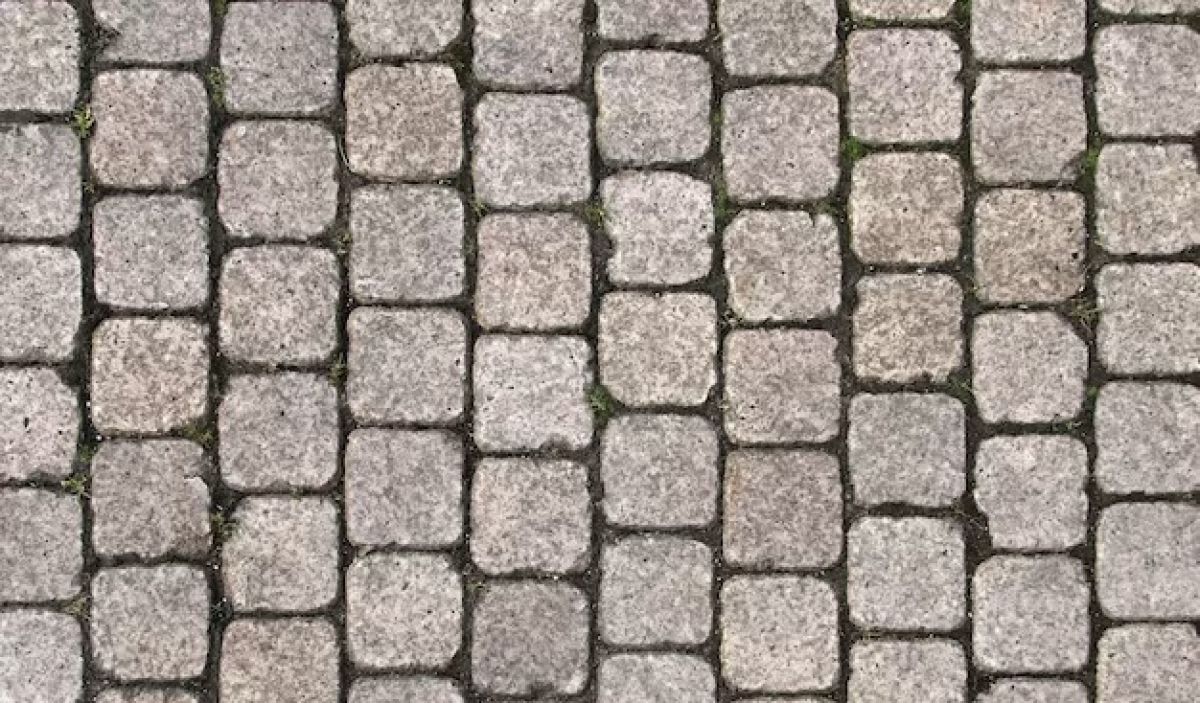 В Орле демонтируют брусчатку
